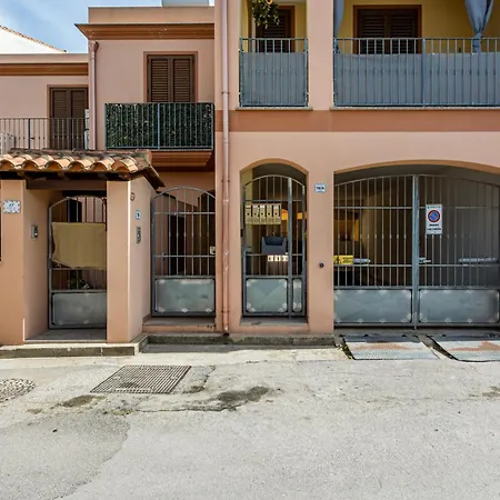Reginas In With Private Parking! * Pula